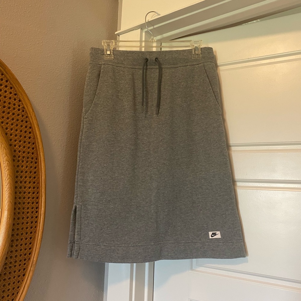 NIKE NWOT Midi Skirt